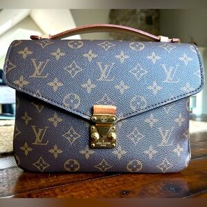 Louis Vuitton Pochette Métis Full Set - Box & Dust Bag Handbag Purse 🤎🖤